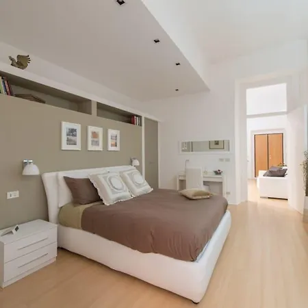 Pantheon Luxury Apartment *
