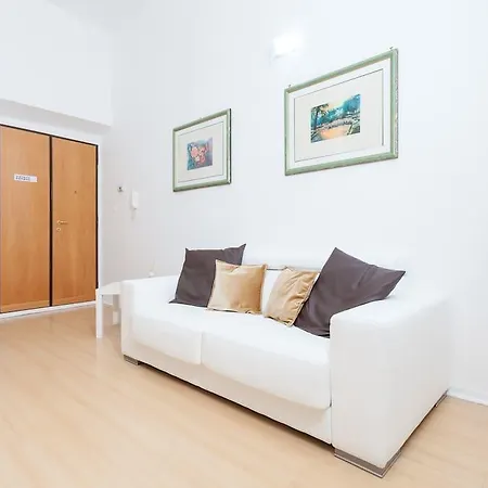 Apartment Pantheon Luxury